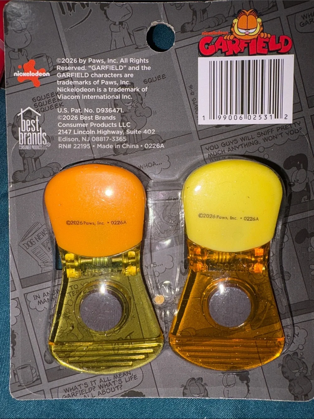 Red Lint Roller with Yellow Magnetic Bag Clips - Brand